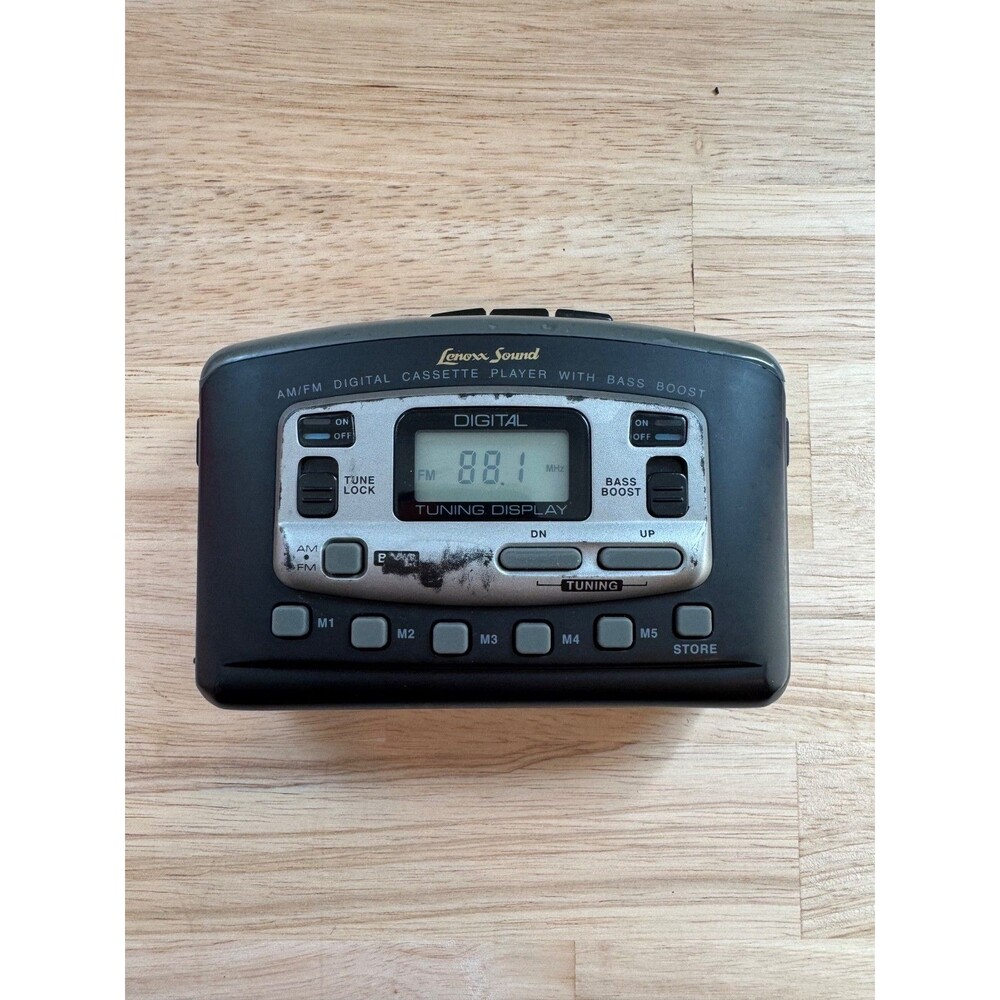 Lenoxx Sound Digital AM / FM Personal Cassette Player With Bass Boost Model 1135